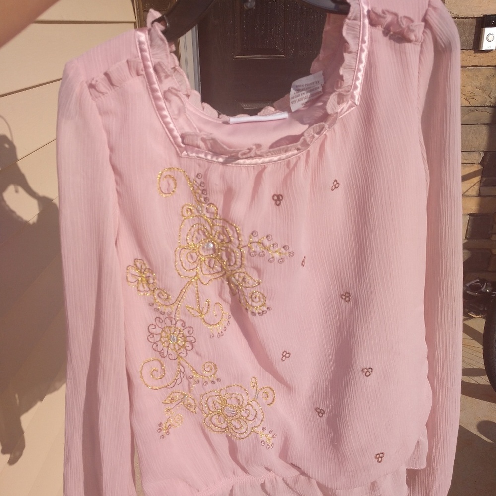 Mary-Kateandashley Ruffle top - Picture 2 of 6